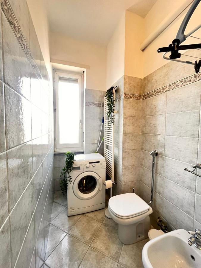 Sky Apartment A Due Passi Dalla Stazione โกลเลญโญ ภายนอก รูปภาพ